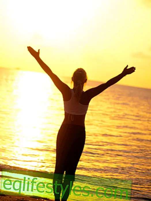 Fitness Yoga: Salutation au soleil au lieu de la musculation