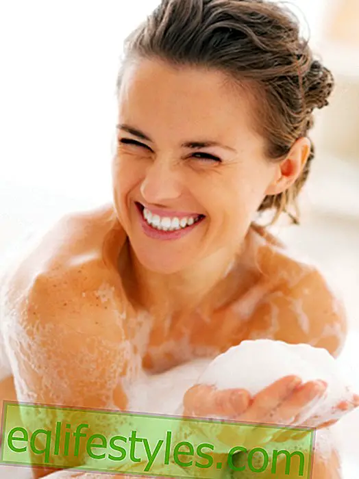 Healthy - Why are our hands crumpling when we bathe?
