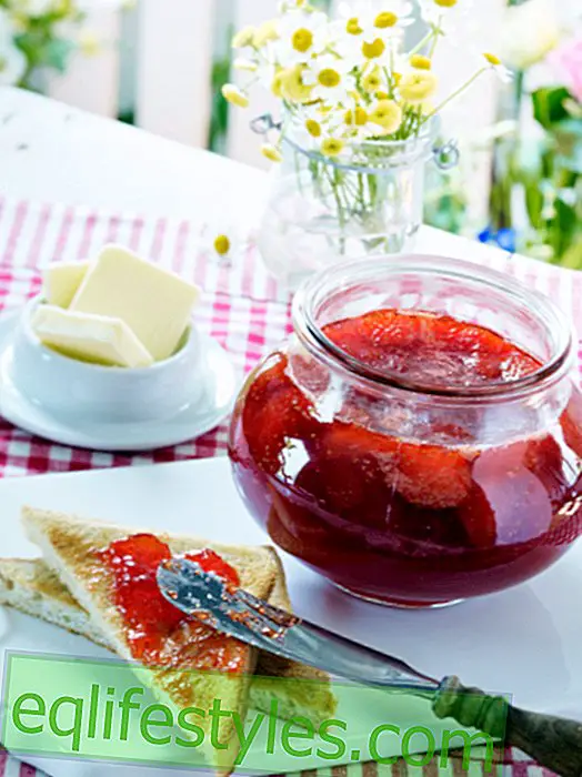 Cooking strawberry jam: Sweet breakfast