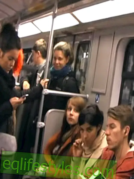חיים - אישה משעשעת חצי רכבת תחתית