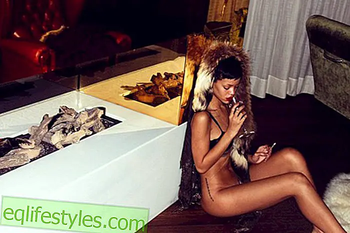 Rihanna mostra il suo sedere nudo