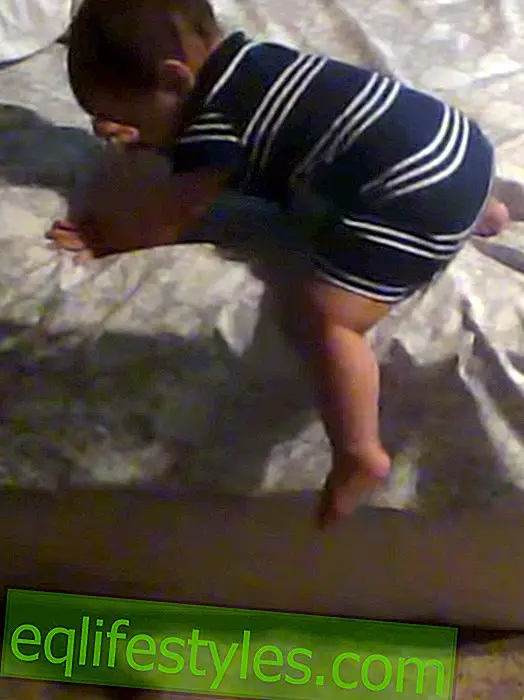 Πάρα πολύ ψηλά;  Αυτό το έξυπνο μωρό ξέρει πώς να βοηθήσει από το κρεβάτι