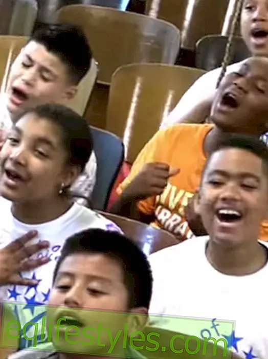 Καρδιά βίντεο: Οι μαθητές τραγουδούν για τον καρκίνο που πλήττονται από δάσκαλο