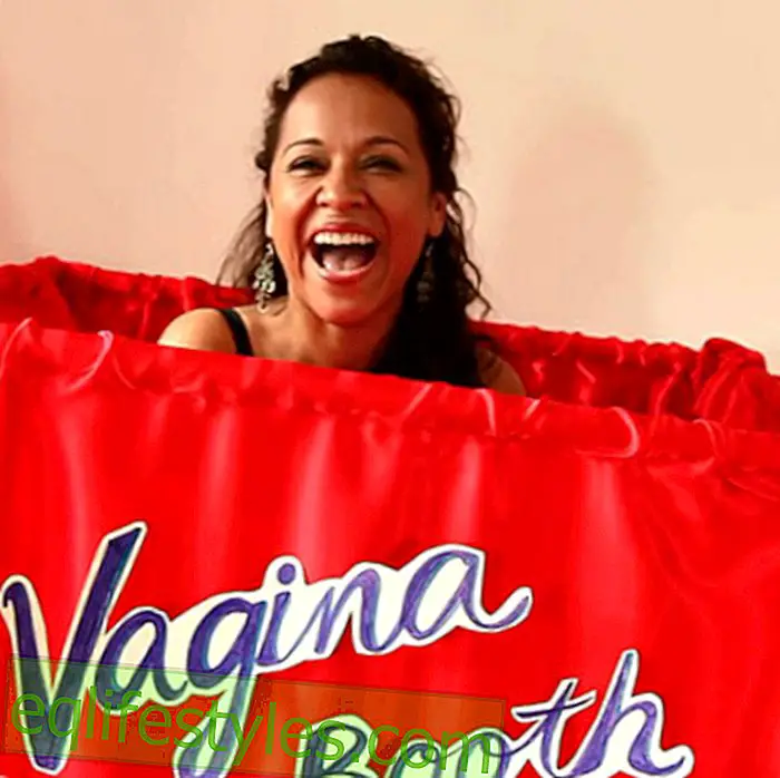 Video: Women see their vagina for the first time!