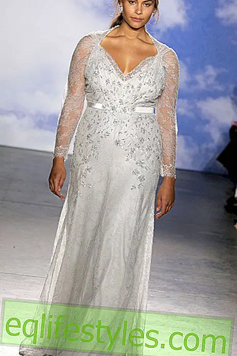 Джени Пакъм изпраща модели с плюс размер в сватбени рокли над модния подиум