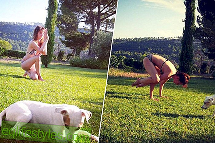 Ева Падберг се занимава с йога в бикини