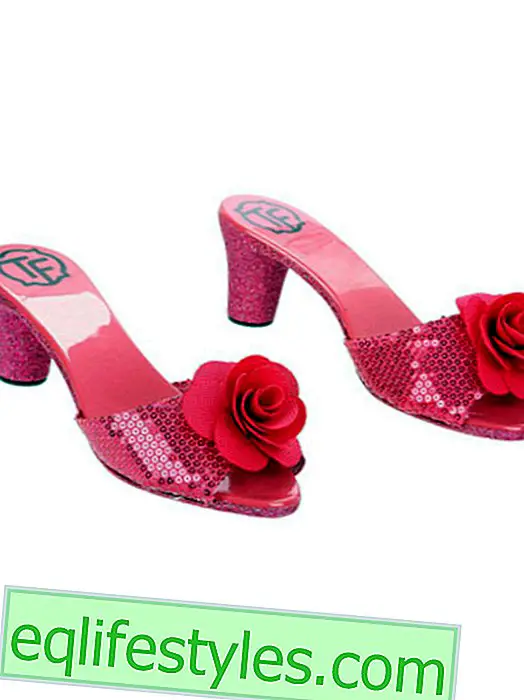 Toys'R'Us sells high heels for kids