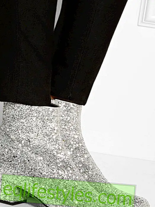 Fashion: Glamor to go!  We stand on glitter shoes