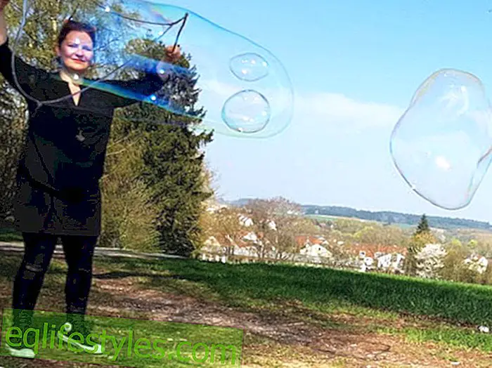 Riesenseifenblasen sind riesengroß und wunderschön - ein Spaß für die ganze Familie.