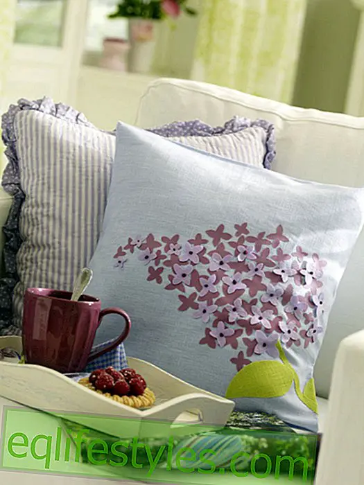 live - Decorative cushion with lilac flowers