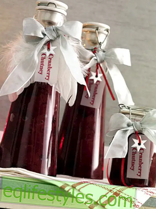 Instructions for cranberry chutney with labels