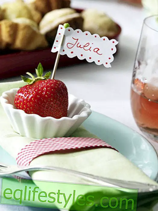 live - Beautiful decoration with strawberries to make yourself