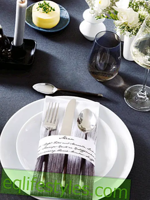 Klasično plemenita: ukras stola u crno-bijeloj boji