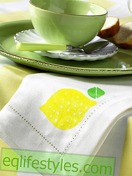 Napkin with lemon printed