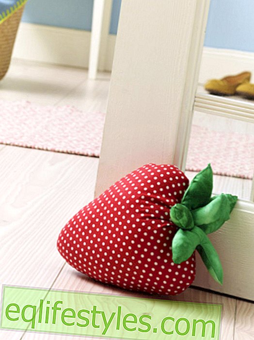Doorstop in the form of a strawberry