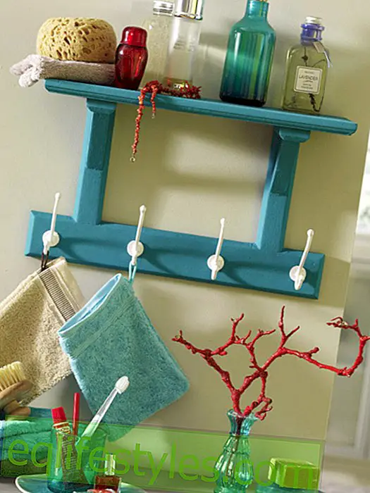 Shelf decoration in coral turquoise